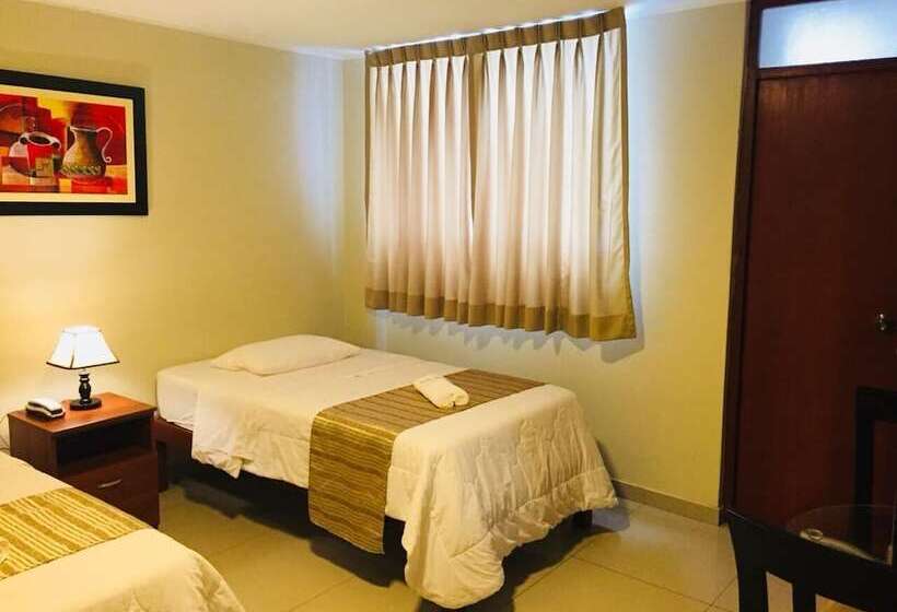 簡易ホテル Piscomar Peru