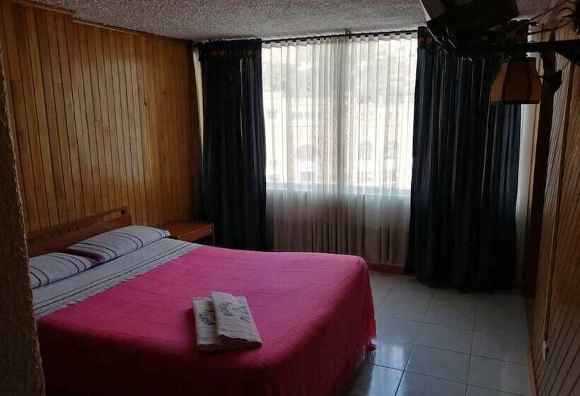 Hostal El Plaza