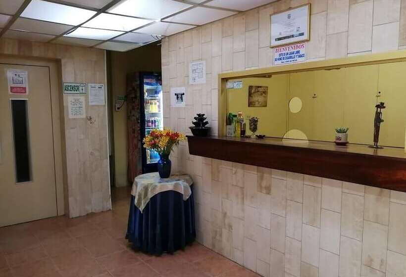 Hostal El Plaza