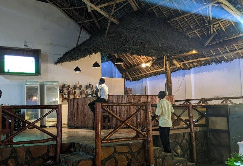 בית מלון כפרי Amaan Ocean Kihinani