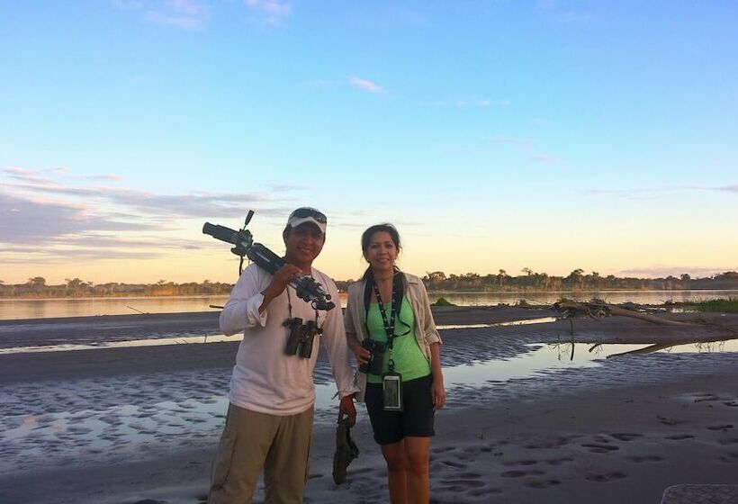 هتل Amazon Lodge Adventures