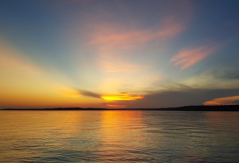 هتل Amazon Lodge Adventures