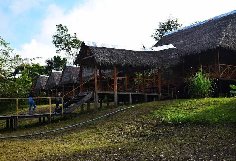 هتل Amazon Lodge Adventures