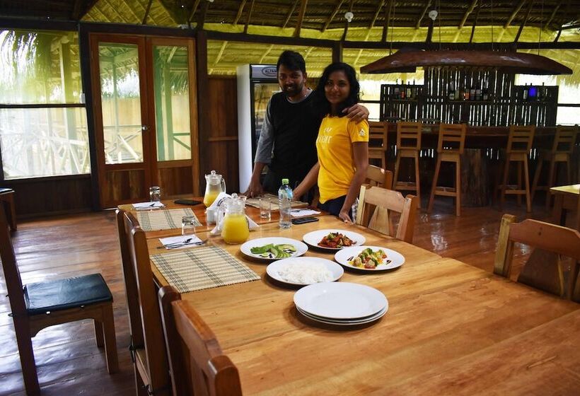 هتل Amazon Lodge Adventures