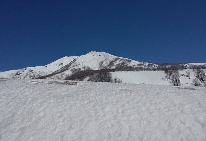 فندق Annupuri Mountain View Lodge