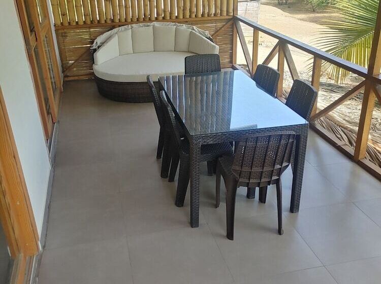 هتل Aquamare Bungalows