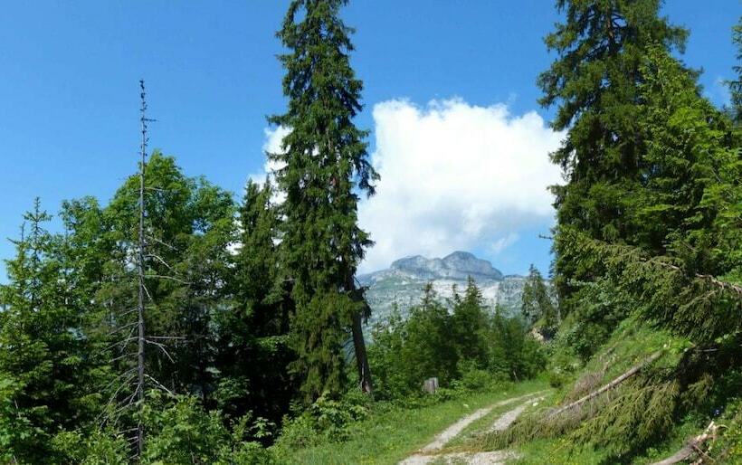 Отель Auberge De La Comballaz