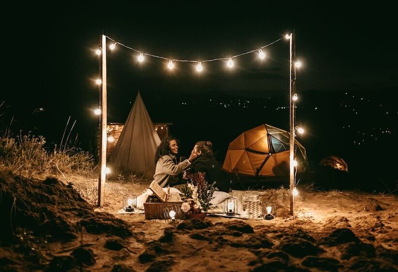 Отель Bajo El Cielo Glamping
