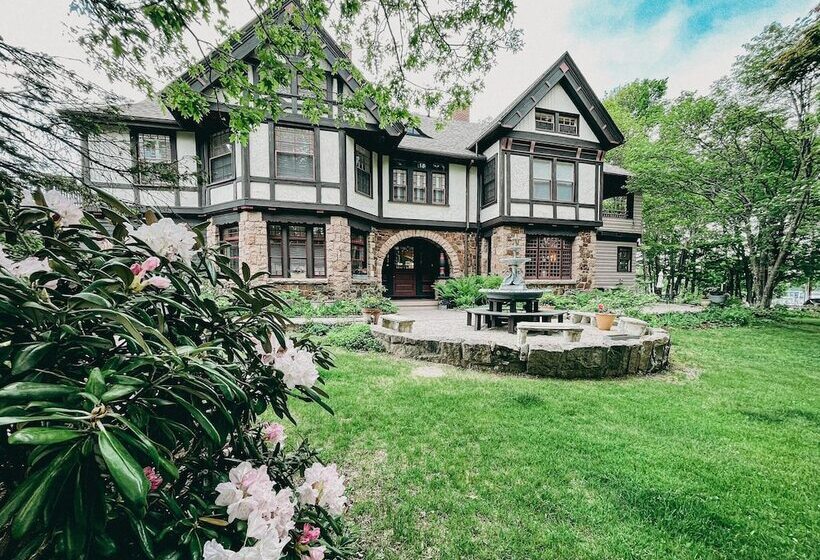 Отель Bass Cottage & Ullikana