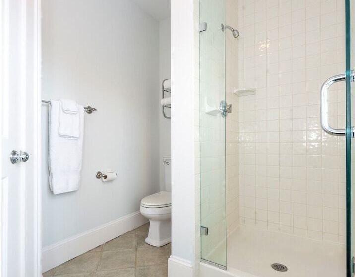 Отель Bass Cottage & Ullikana