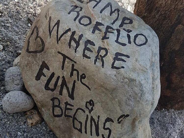 فندق Camp Rofelio Surfing Beach Resort