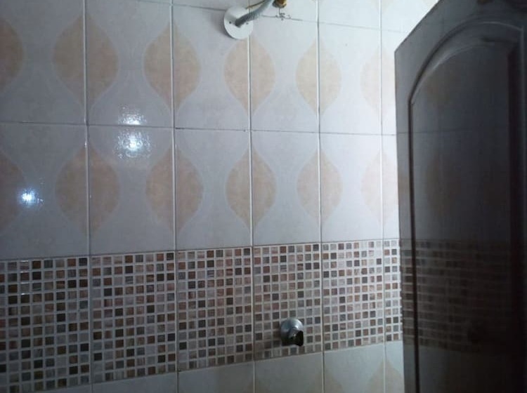 호텔 Chartered Guest House