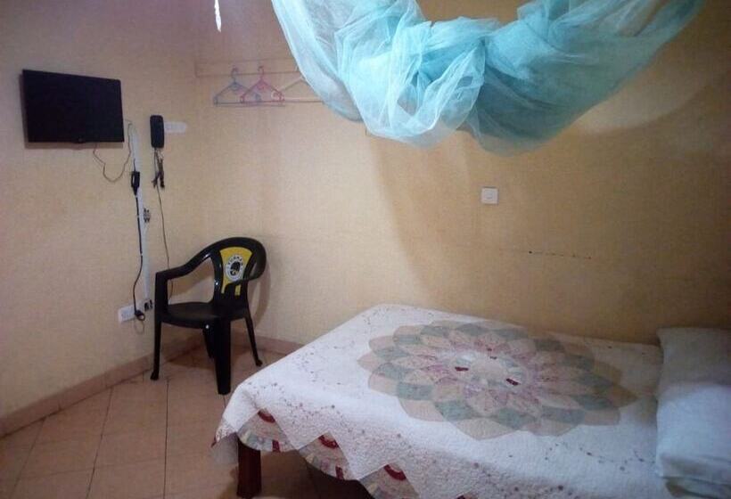 호텔 Chartered Guest House