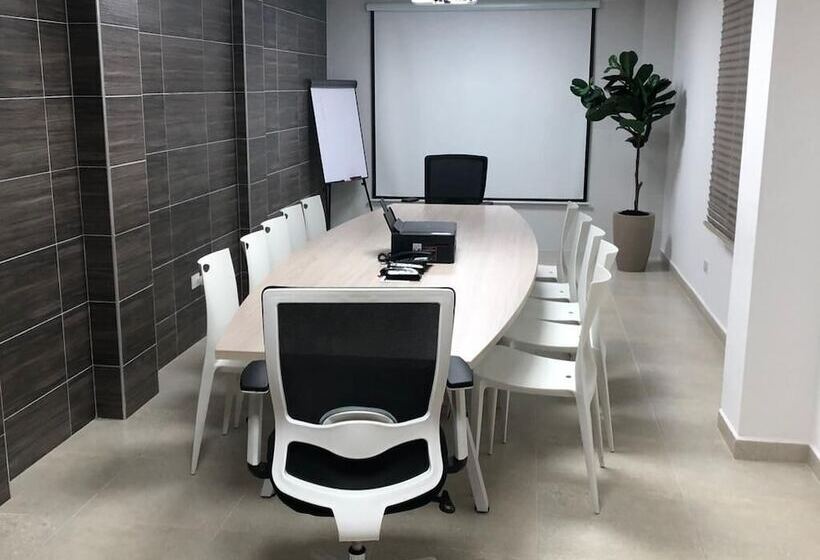 فندق Colón Plaza