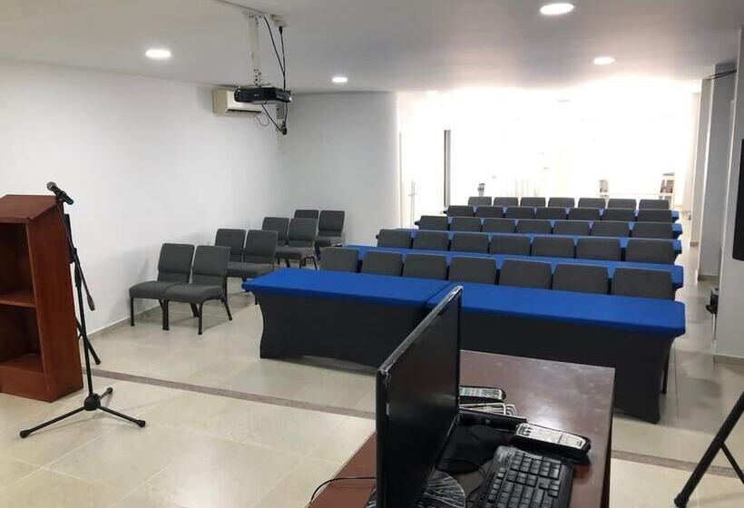 فندق Colón Plaza