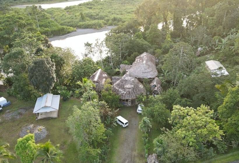 Отель Ditsowou Lodge & Tours