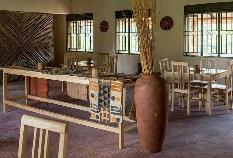 هتل Gorilla Valley Lodge