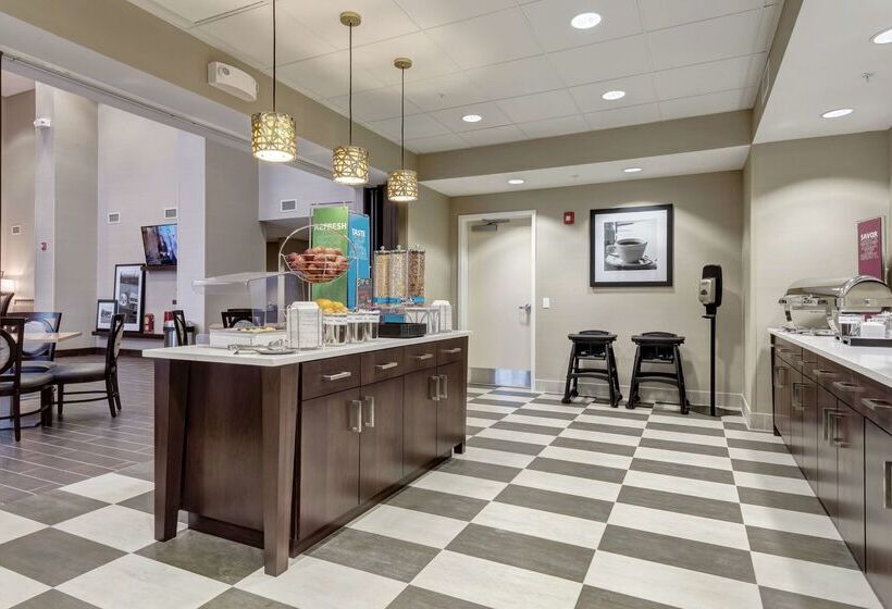 فندق Hampton Inn