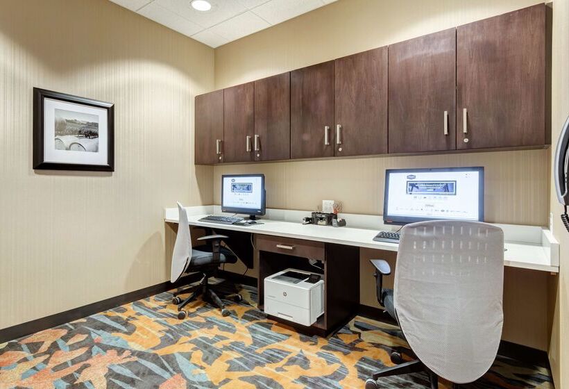 فندق Hampton Inn