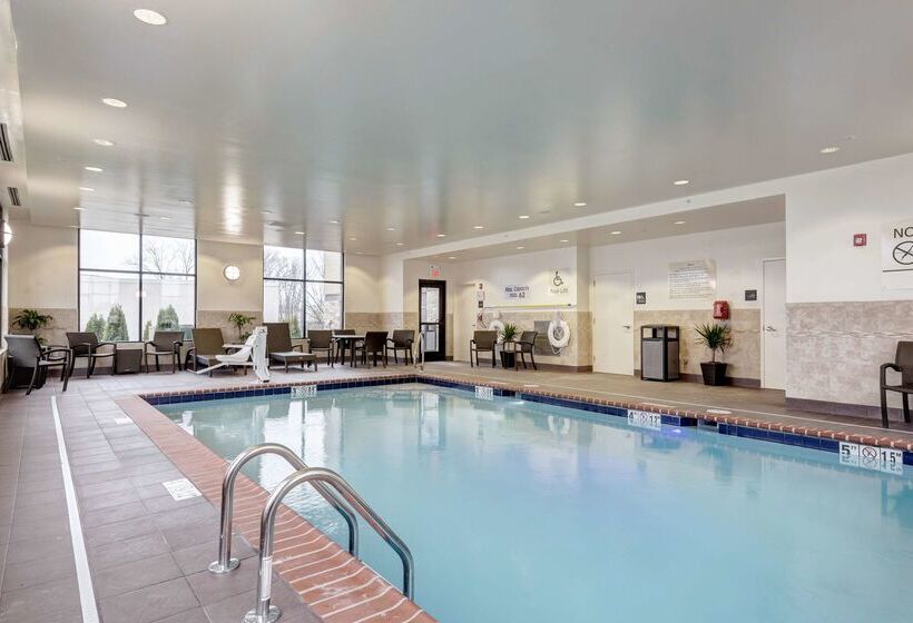 فندق Hampton Inn