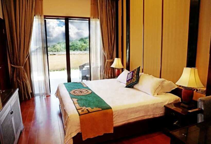 호텔 High Mountain Resort   Deqin