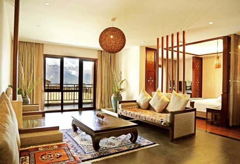 호텔 High Mountain Resort   Deqin