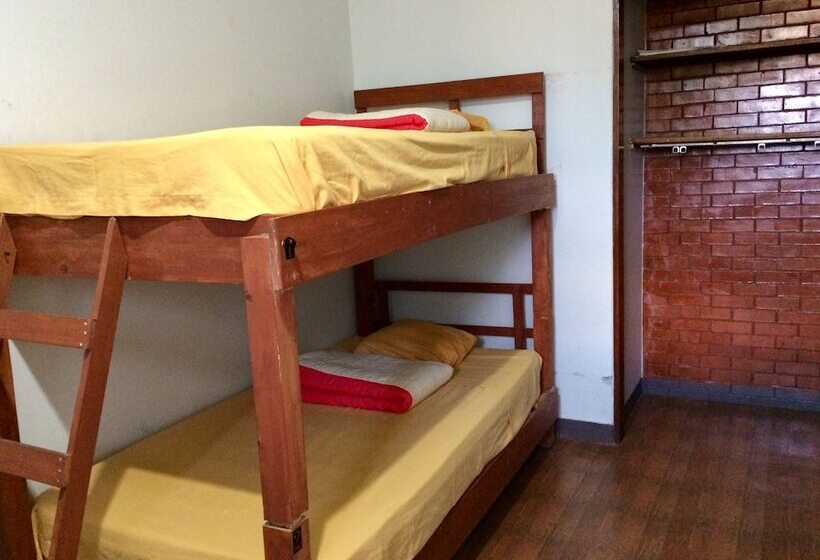 فندق Hostal Casa Purpura