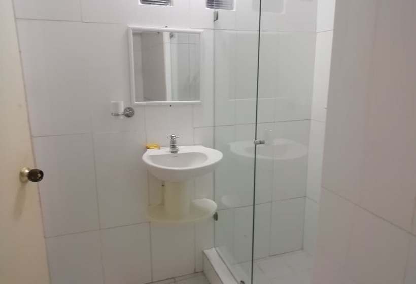 בית מלון כפרי House Marfito Airport