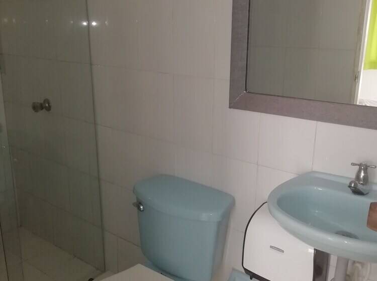 בית מלון כפרי House Marfito Airport