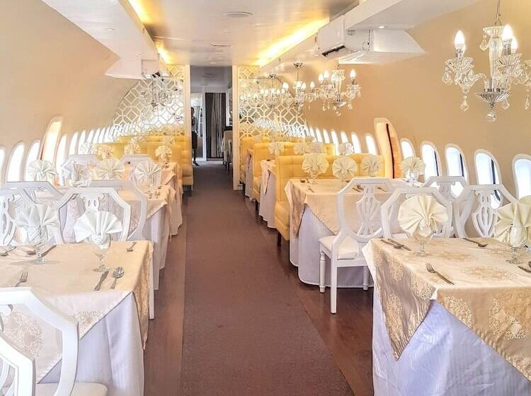 Kamayan Sa Palaisdaan Hotel And Resort