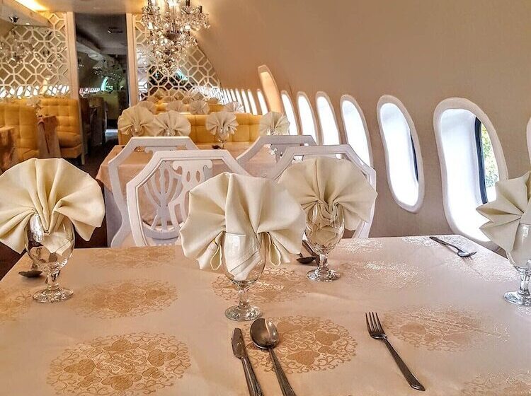 Kamayan Sa Palaisdaan Hotel And Resort