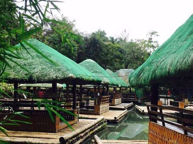 Kamayan Sa Palaisdaan Hotel And Resort