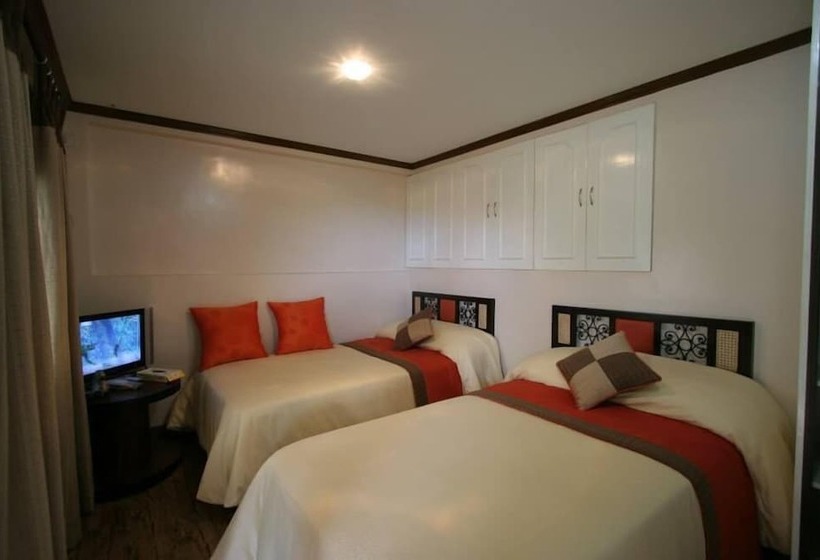 Kamayan Sa Palaisdaan Hotel And Resort