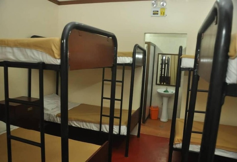 Kamayan Sa Palaisdaan Hotel And Resort