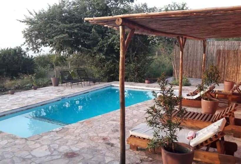 هتل Kikonko Lodge