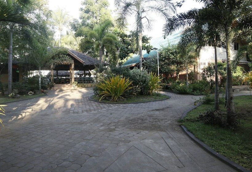 هتل Labros Adventure Camp And Waterfront