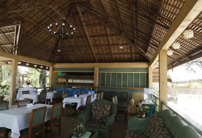 هتل Labros Adventure Camp And Waterfront