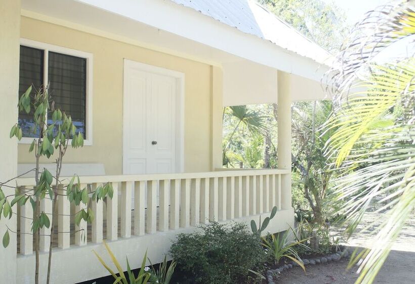 هتل Labros Adventure Camp And Waterfront