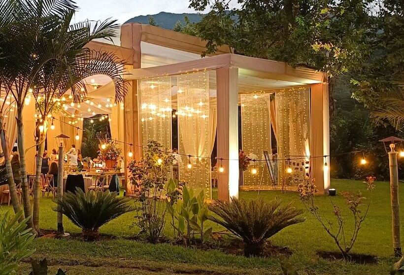 هتل Mercedes Lodge