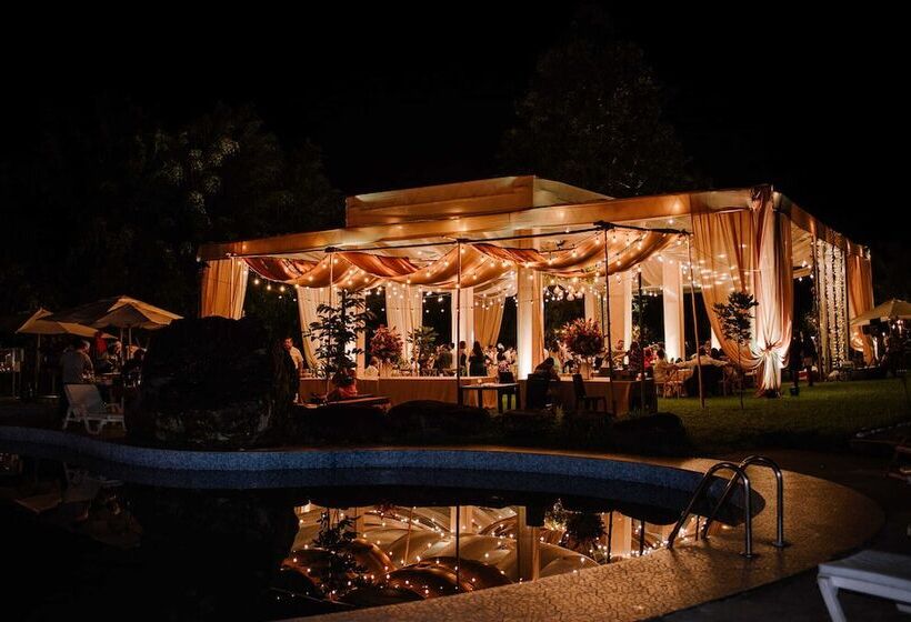 هتل Mercedes Lodge