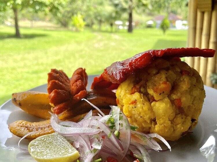 هتل Mercedes Lodge