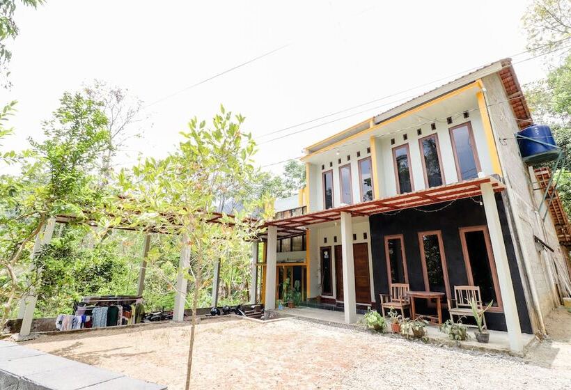 호텔 Nabhan Homestay