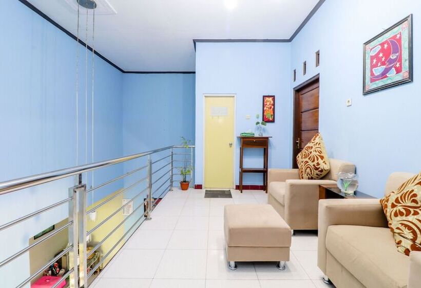 호텔 Nabhan Homestay