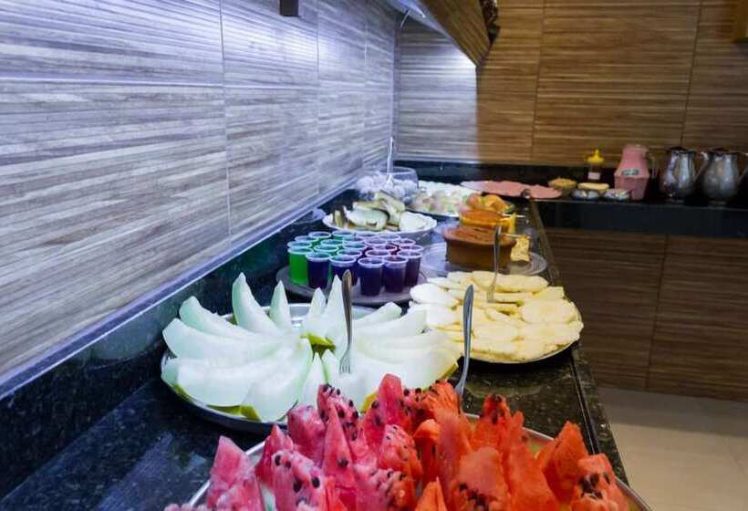 Отель Oliveiras