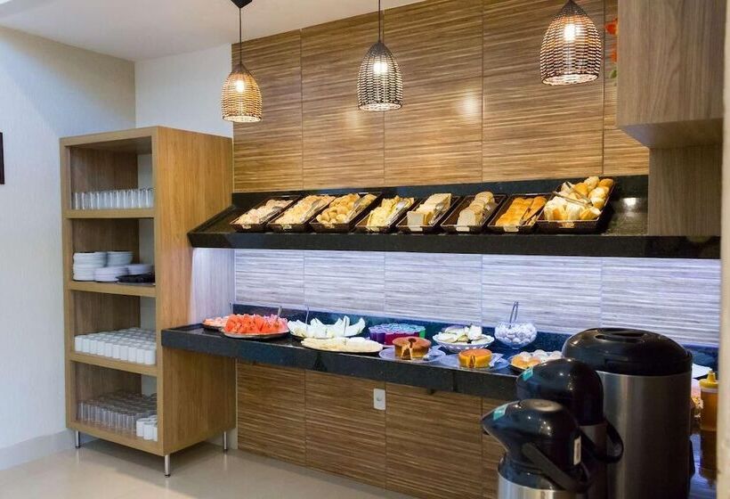 Отель Oliveiras