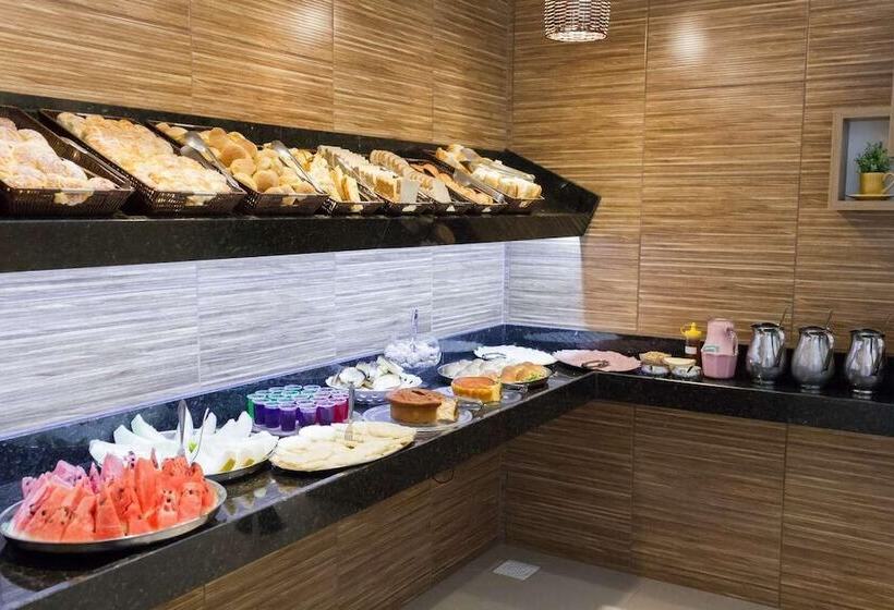 Отель Oliveiras