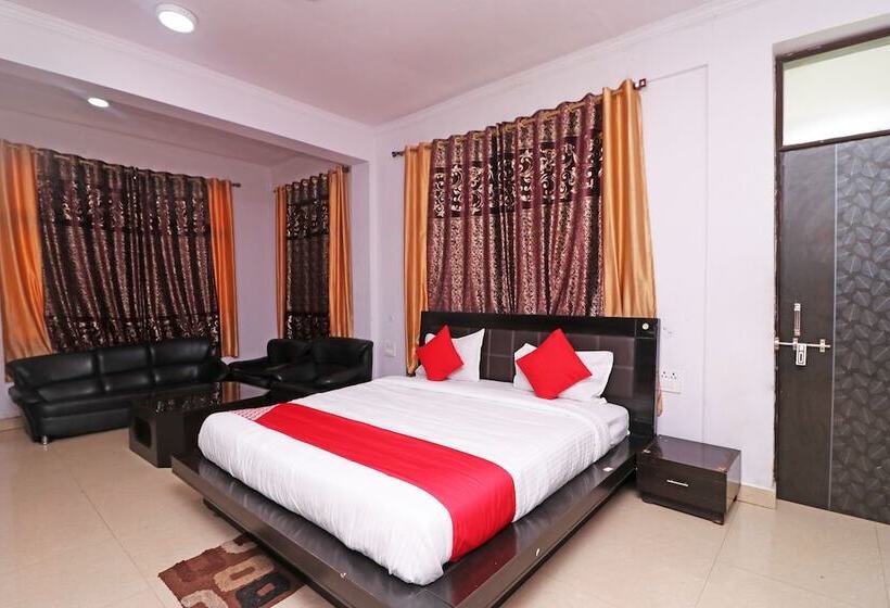 בית מלון כפרי Oyo 45787 Mangalam Resort