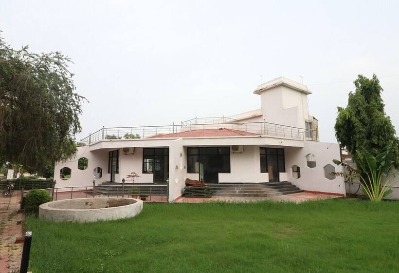 בית מלון כפרי Oyo 45787 Mangalam Resort