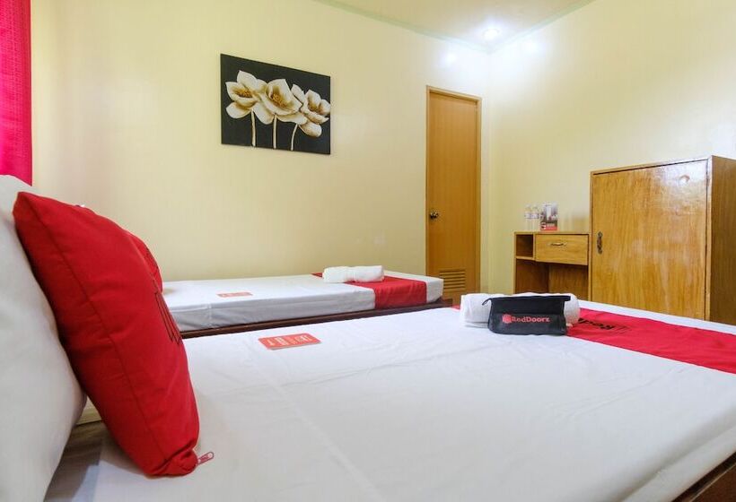 هتل Reddoorz @ Poblacion 6 Coron