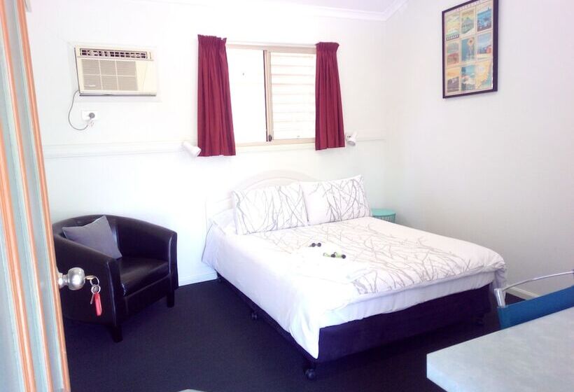 Отель Silver Wattle Caravan Park